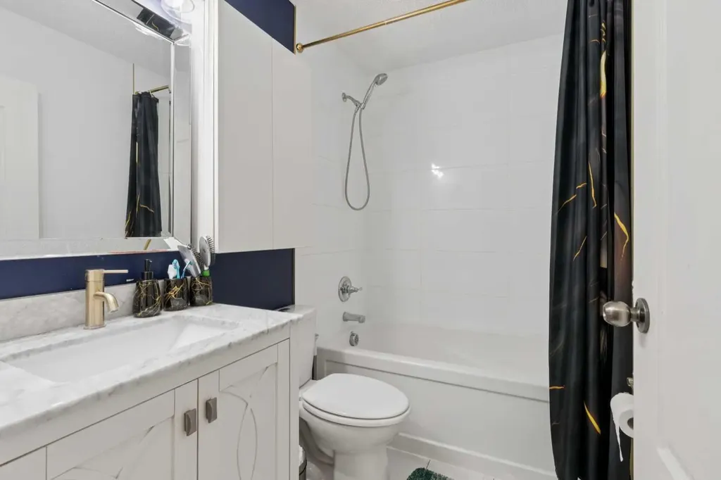 9812 2 Street SE Calgary AB T2J 0W2