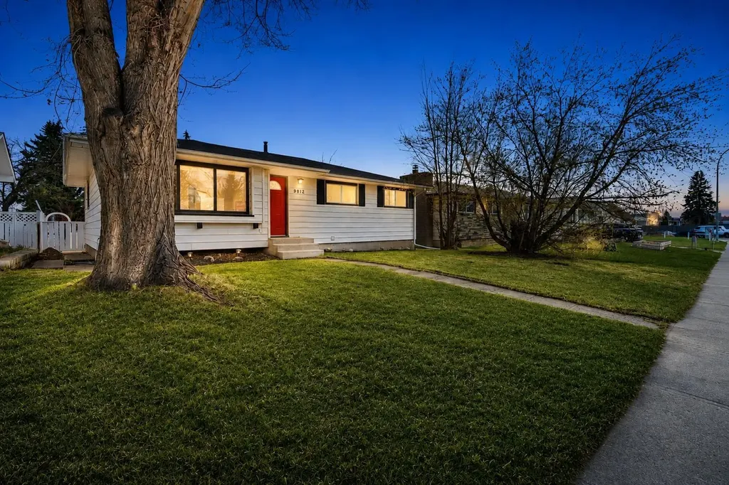 9812 2 Street SE Calgary AB T2J 0W2