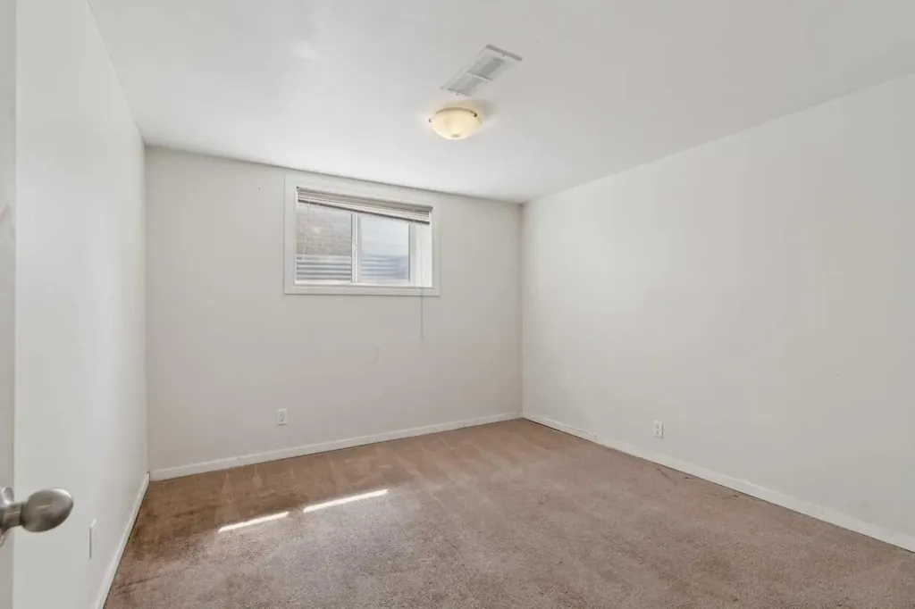 9812 2 Street SE Calgary AB T2J 0W2