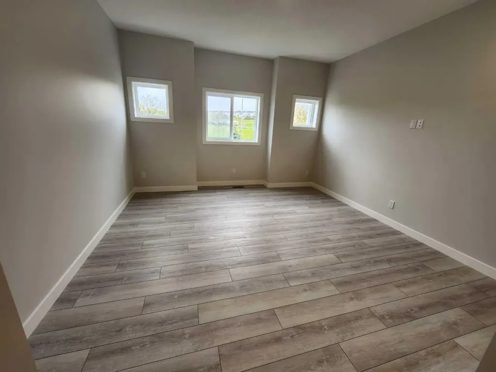 96 Tuscany Summit Square NW Calgary AB T3M 0G1