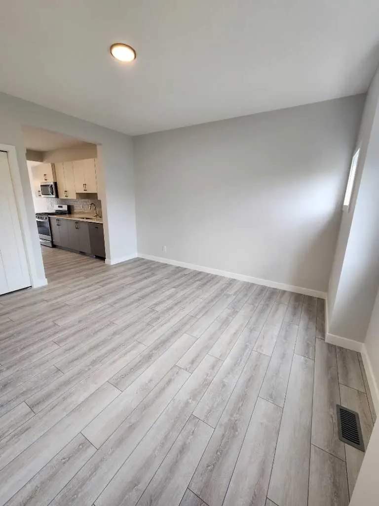 96 Tuscany Summit Square NW Calgary AB T3M 0G1