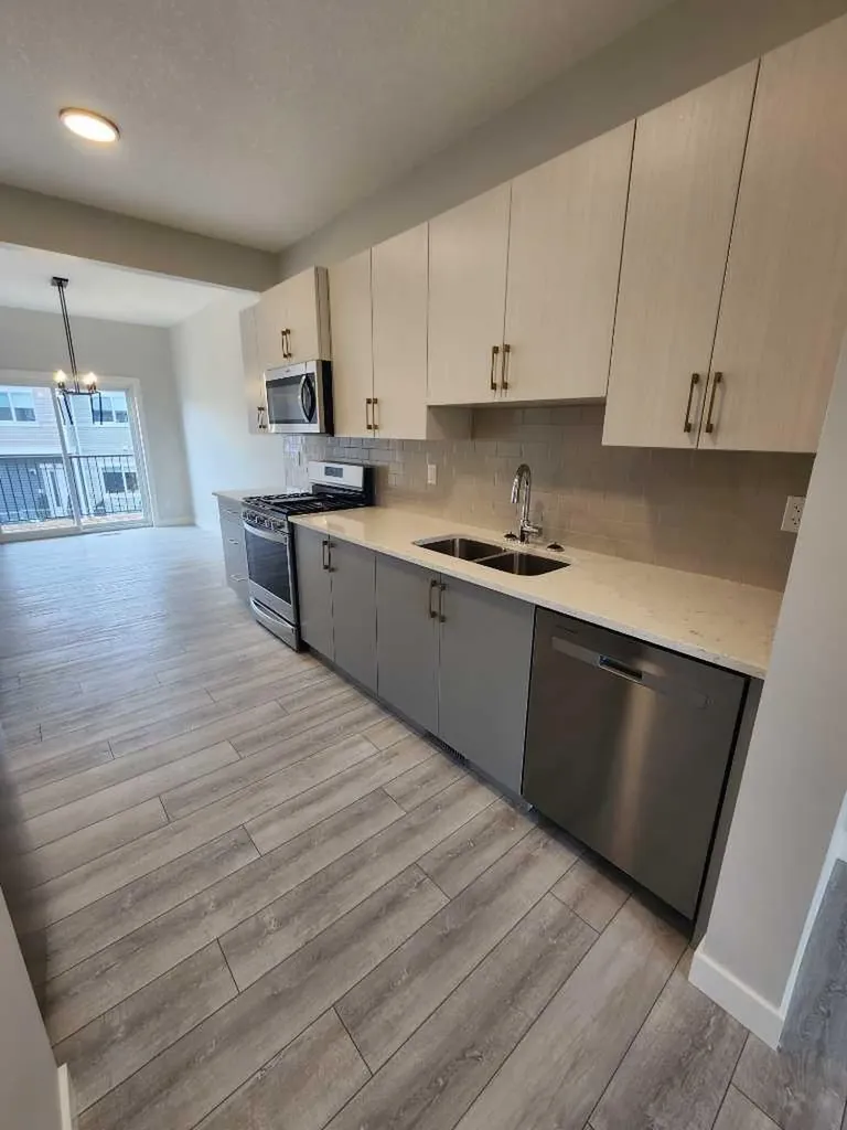 96 Tuscany Summit Square NW Calgary AB T3M 0G1