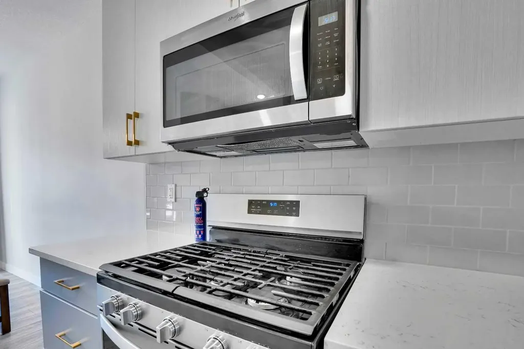 96 Tuscany Summit Square NW Calgary AB T3M 0G1