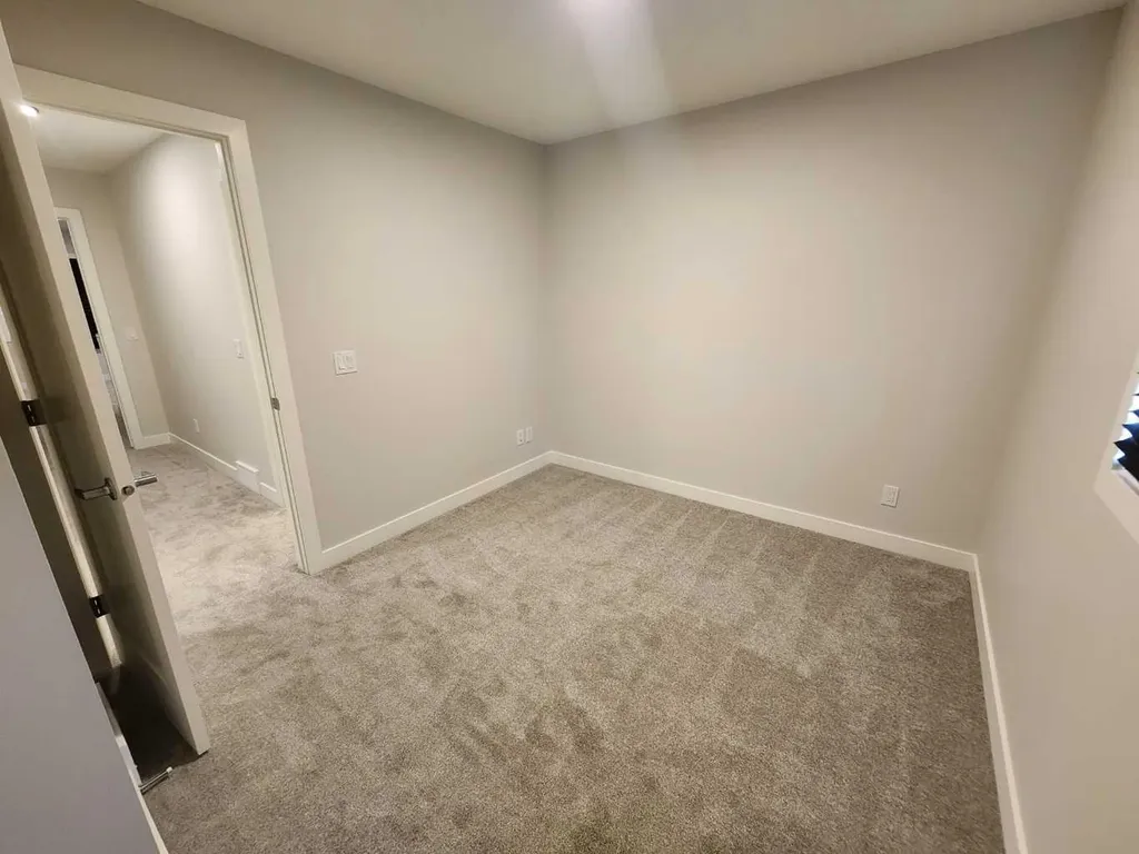 96 Tuscany Summit Square NW Calgary AB T3M 0G1