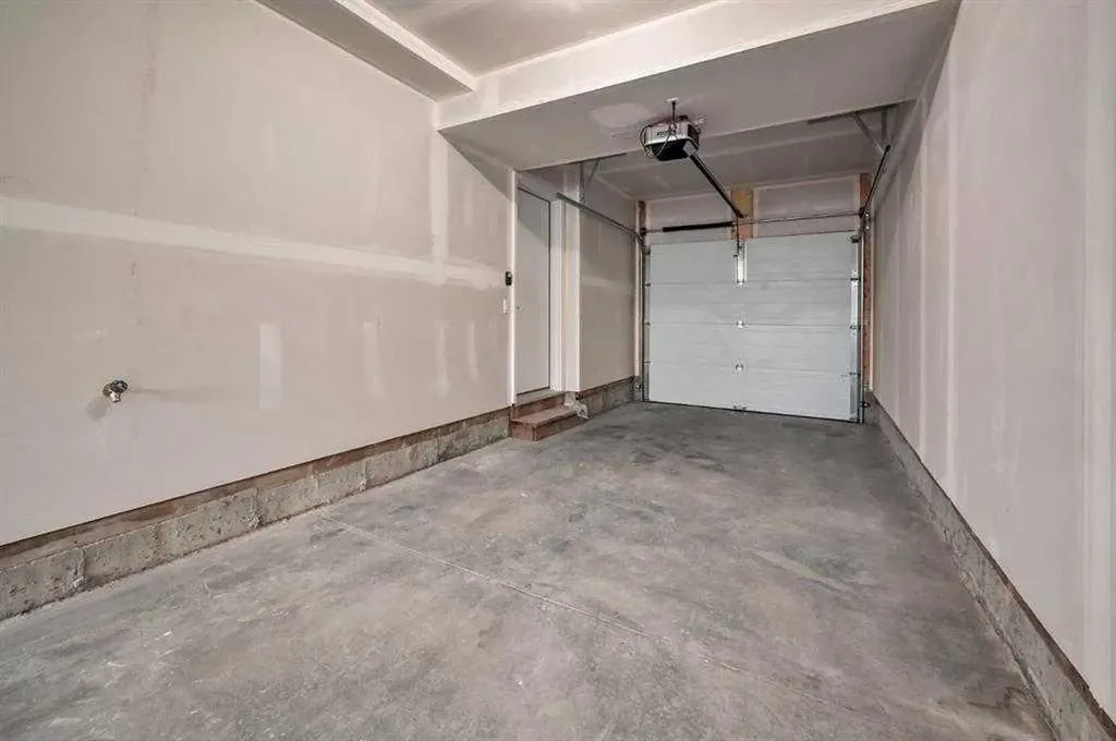 96 Tuscany Summit Square NW Calgary AB T3M 0G1
