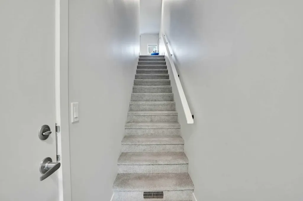 96 Tuscany Summit Square NW Calgary AB T3M 0G1