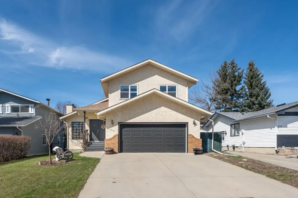133 Carr Crescent Okotoks AB T1S 1E5