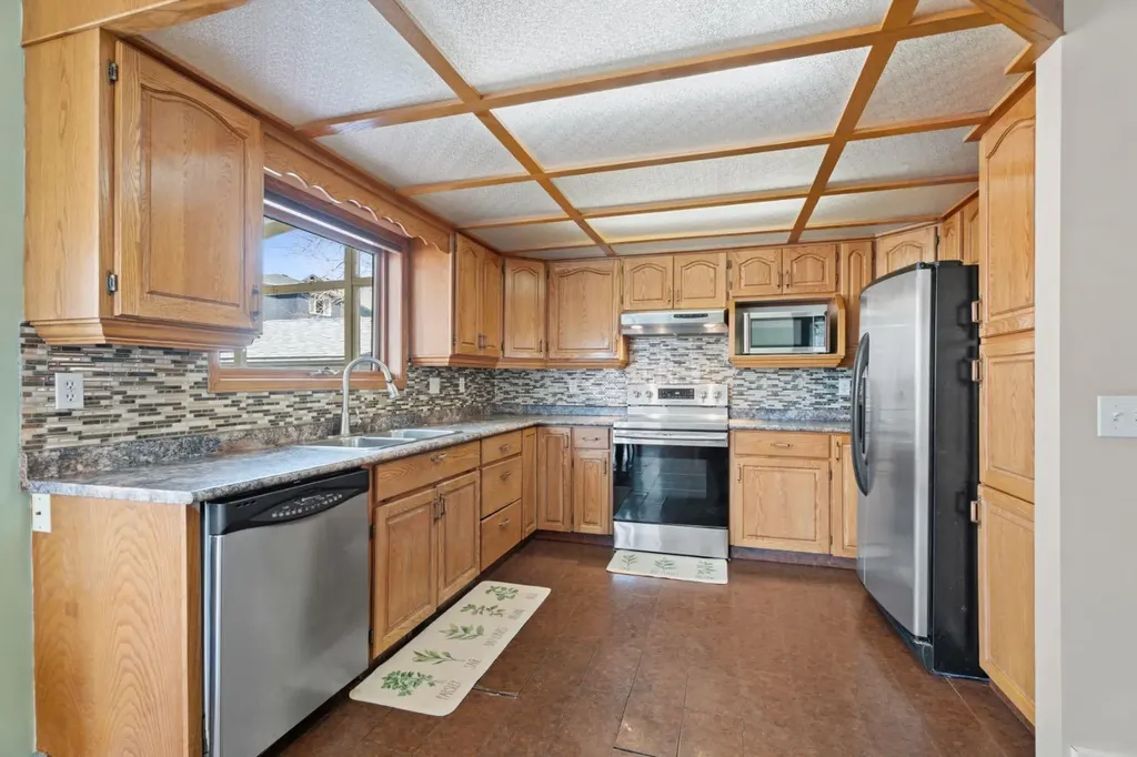 133 Carr Crescent Okotoks AB T1S 1E5