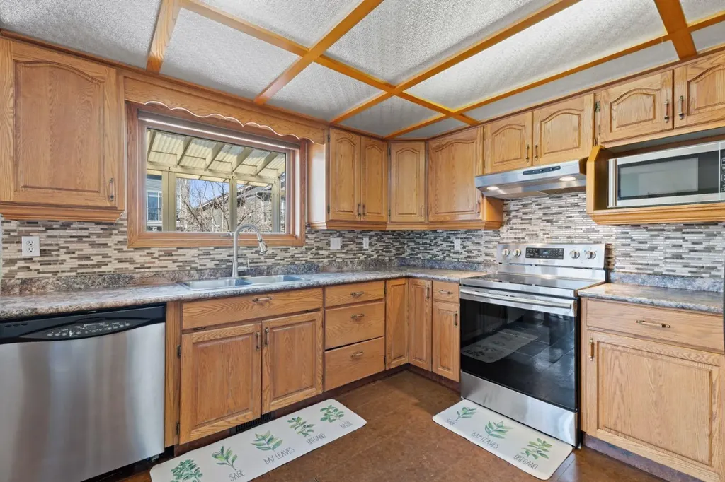 133 Carr Crescent Okotoks AB T1S 1E5