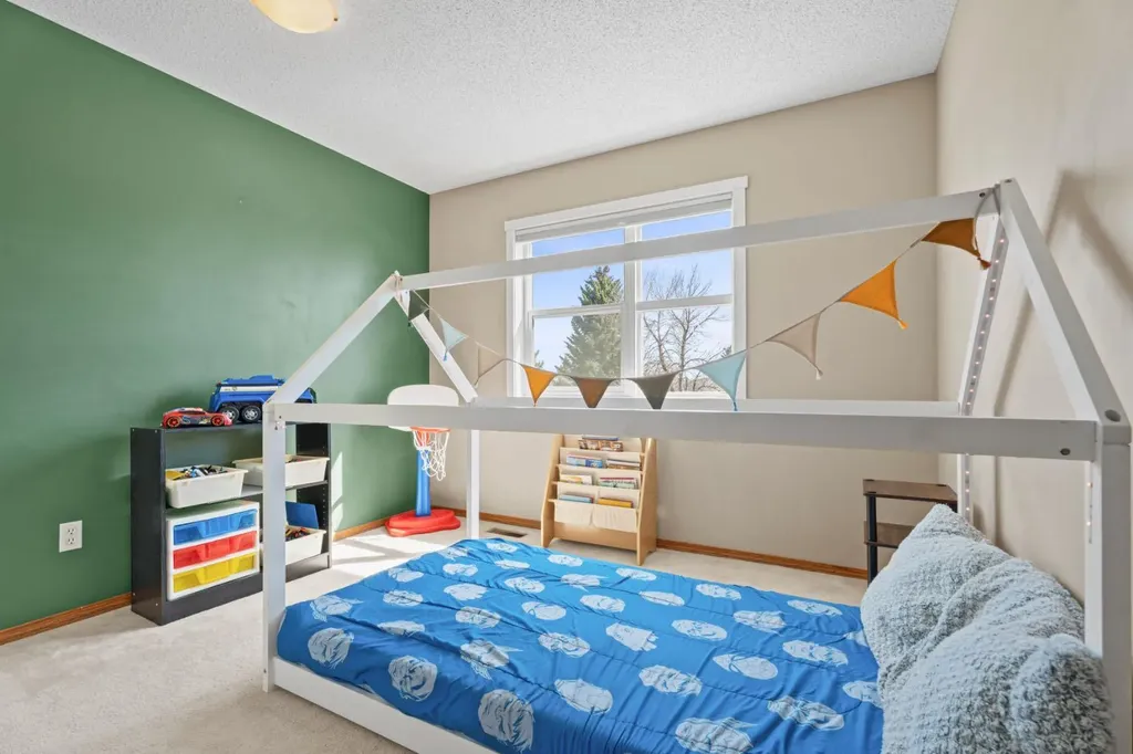 133 Carr Crescent Okotoks AB T1S 1E5