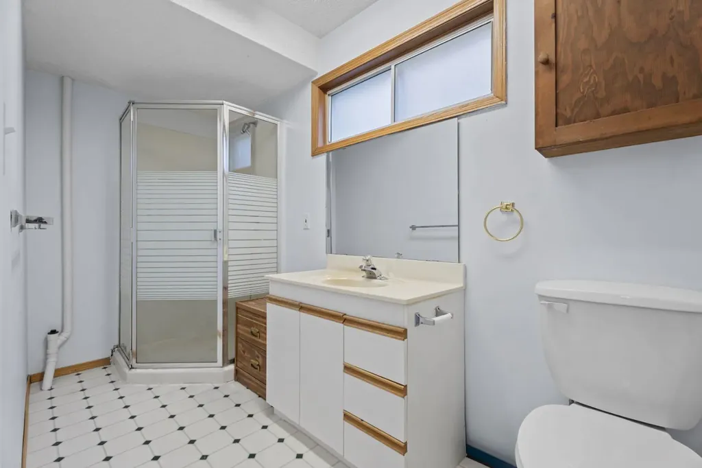 133 Carr Crescent Okotoks AB T1S 1E5