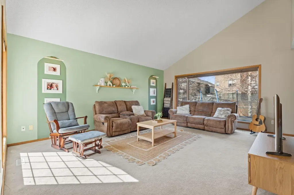 133 Carr Crescent Okotoks AB T1S 1E5