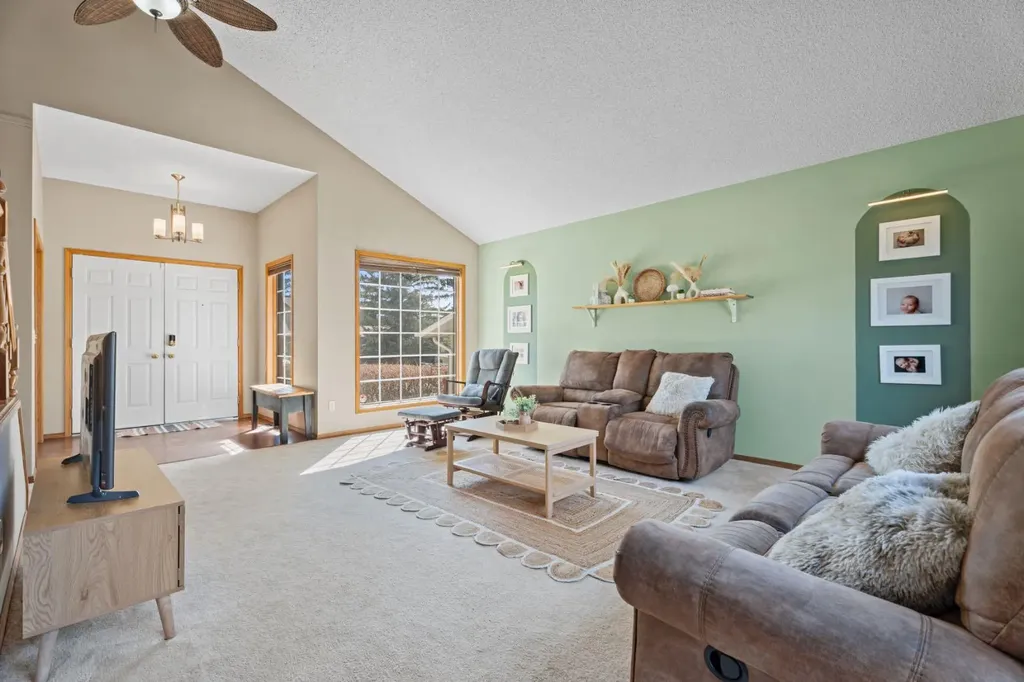 133 Carr Crescent Okotoks AB T1S 1E5