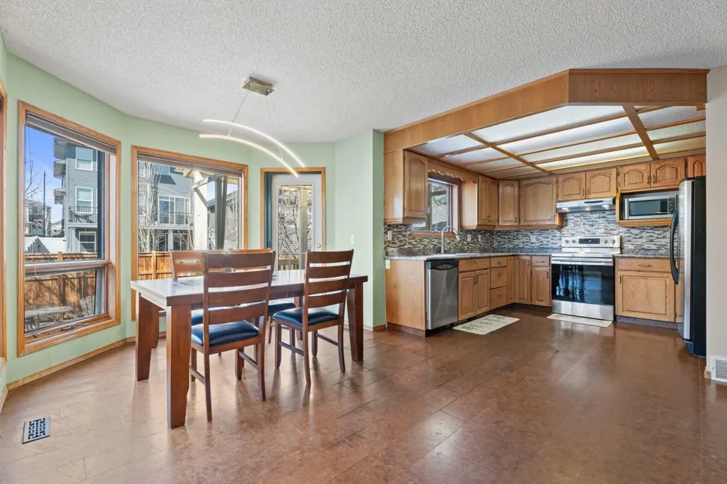 133 Carr Crescent Okotoks AB T1S 1E5
