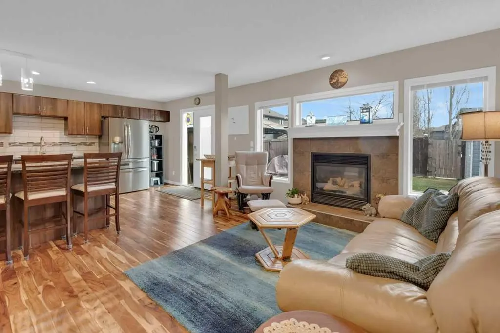 15 New Brighton Manor SE Calgary AB T2Z 4G8