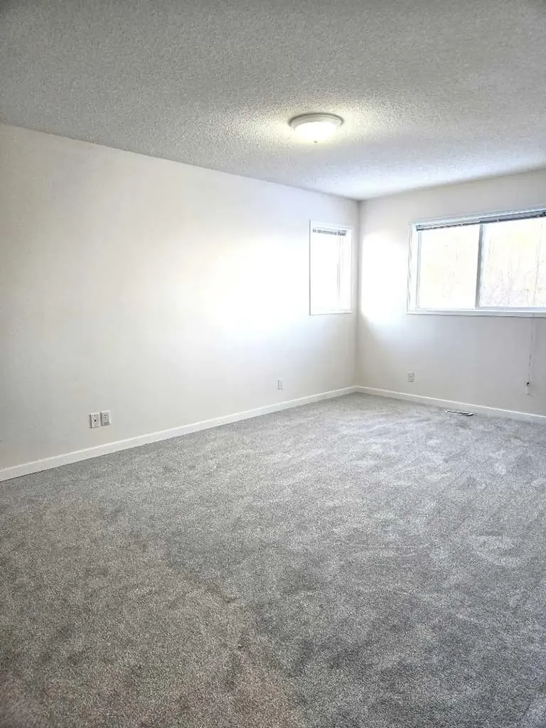 182 Coventry Close NE Calgary AB T3K 4A6