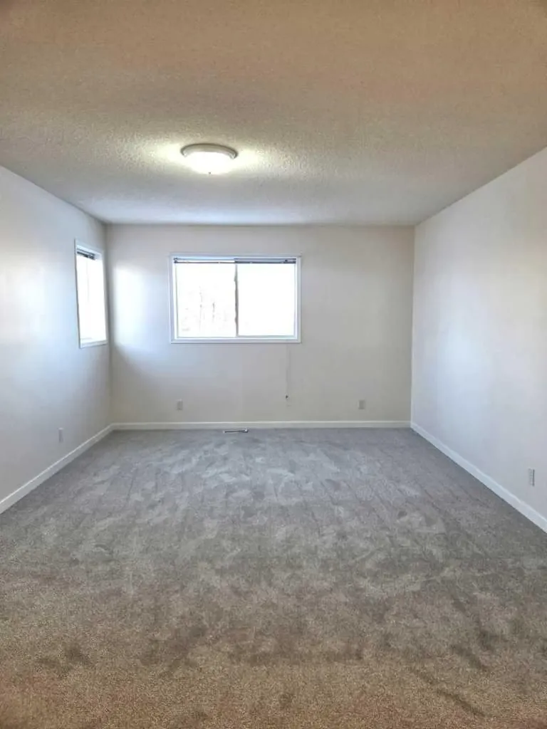 182 Coventry Close NE Calgary AB T3K 4A6