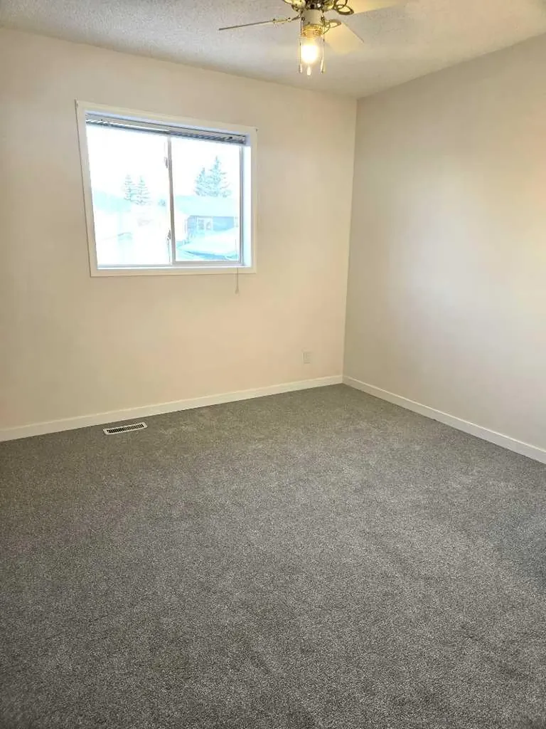 182 Coventry Close NE Calgary AB T3K 4A6