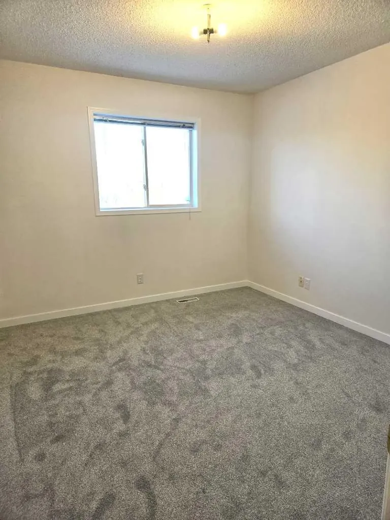 182 Coventry Close NE Calgary AB T3K 4A6