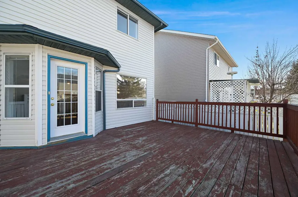 182 Coventry Close NE Calgary AB T3K 4A6