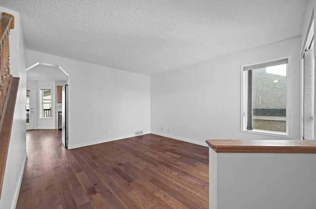 182 Coventry Close NE Calgary AB T3K 4A6