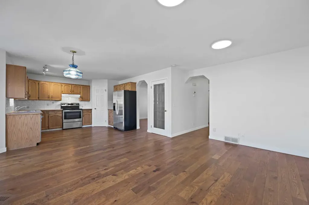 182 Coventry Close NE Calgary AB T3K 4A6
