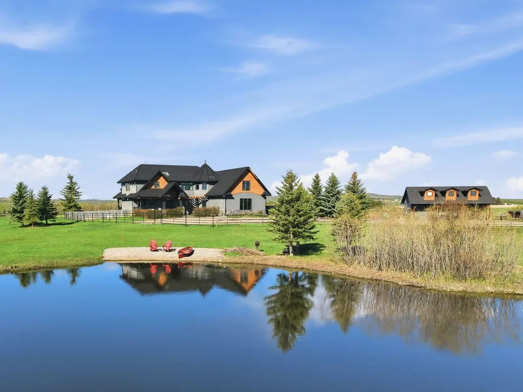 16019 298 Avenue W Rural Foothills County AB T1S 5P5