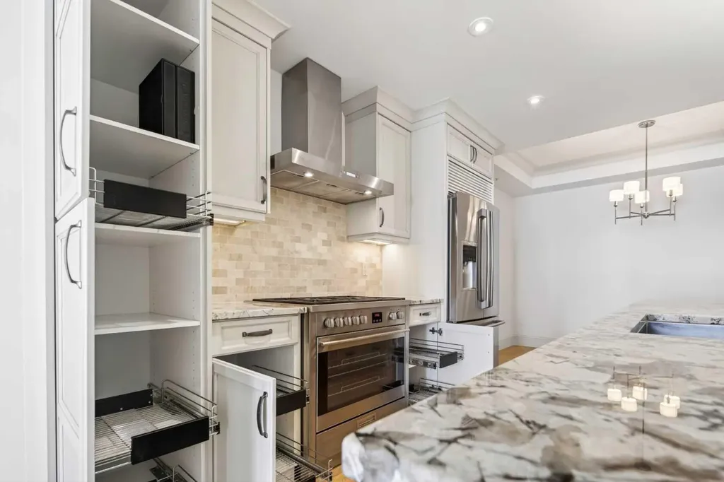 221 Quarry Way SE Calgary AB T2C 5M7