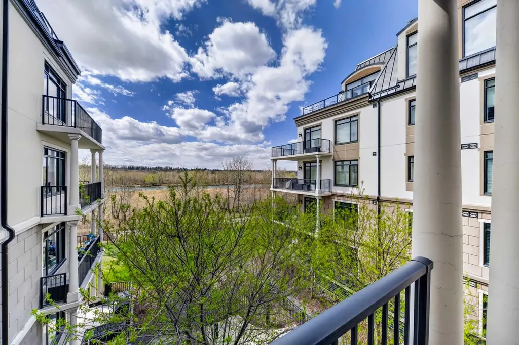 221 Quarry Way SE Calgary AB T2C 5M7