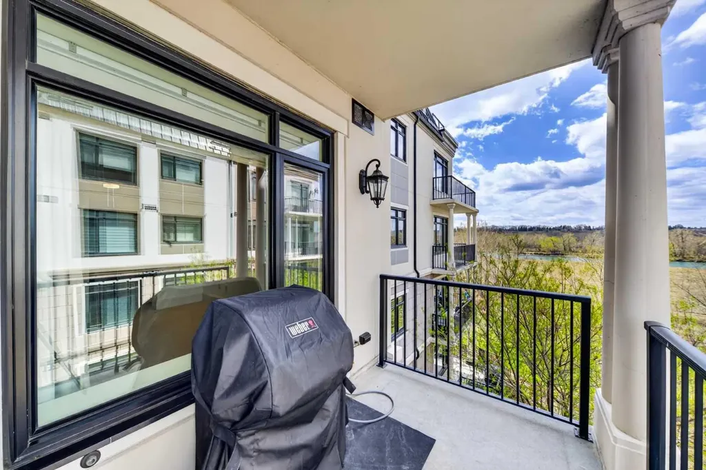 221 Quarry Way SE Calgary AB T2C 5M7