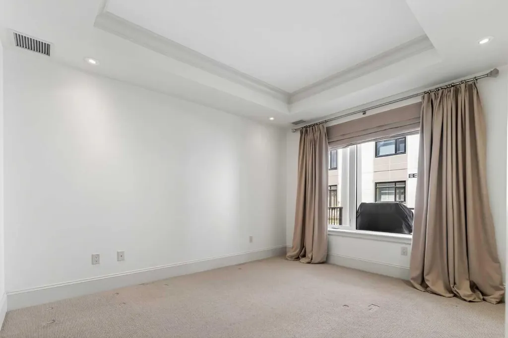 221 Quarry Way SE Calgary AB T2C 5M7