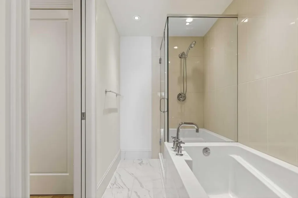 221 Quarry Way SE Calgary AB T2C 5M7
