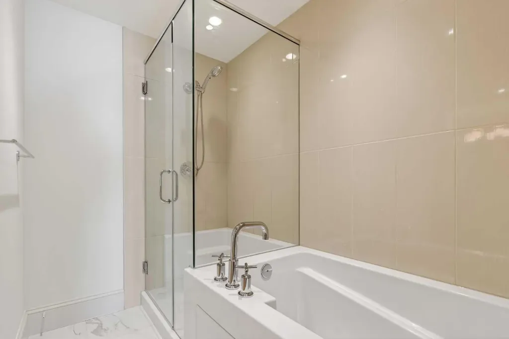 221 Quarry Way SE Calgary AB T2C 5M7