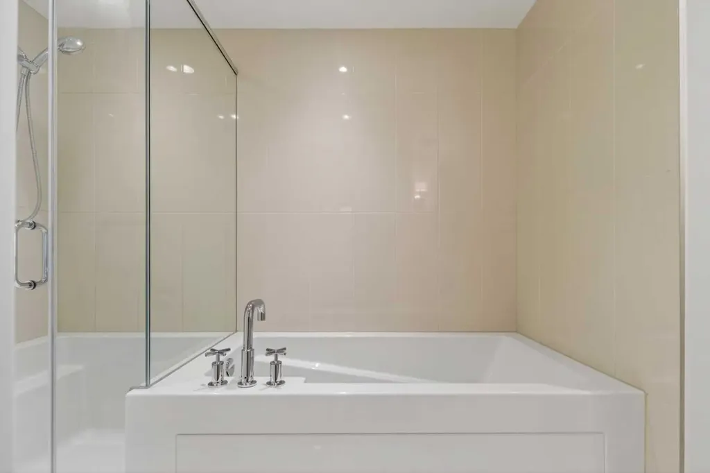 221 Quarry Way SE Calgary AB T2C 5M7