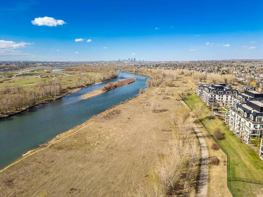 221 Quarry Way SE Calgary AB T2C 5M7