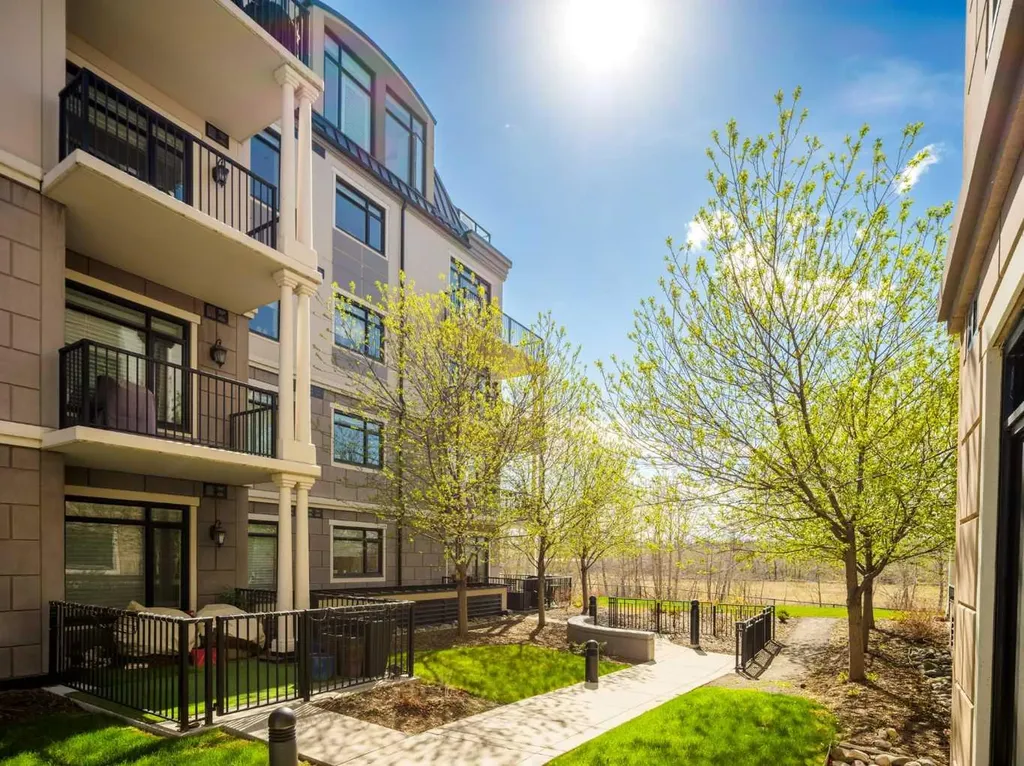 221 Quarry Way SE Calgary AB T2C 5M7
