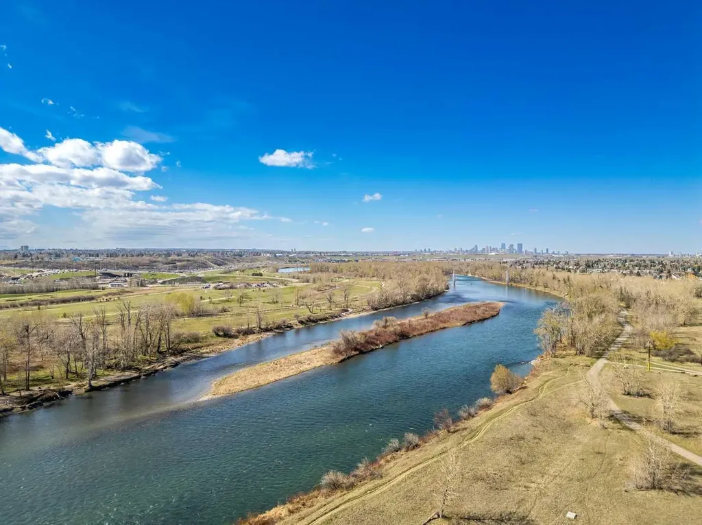 221 Quarry Way SE Calgary AB T2C 5M7