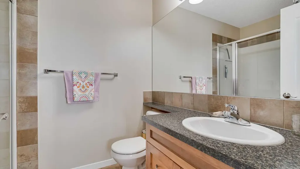 36 New Brighton Landing SE Calgary AB T2Z0S5
