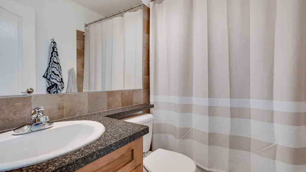 36 New Brighton Landing SE Calgary AB T2Z0S5