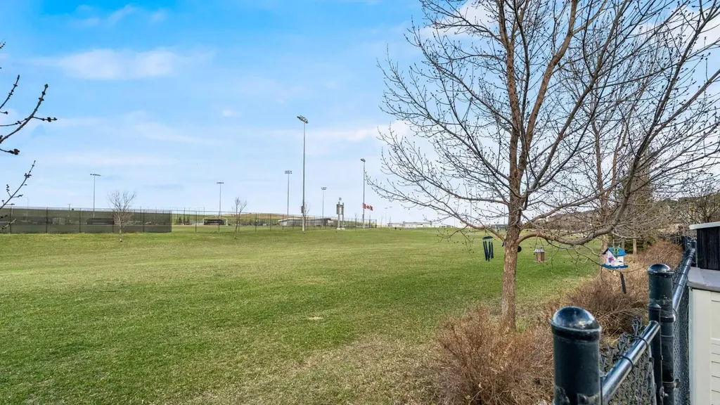 36 New Brighton Landing SE Calgary AB T2Z0S5