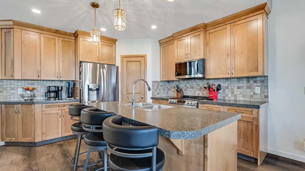 36 New Brighton Landing SE Calgary AB T2Z0S5