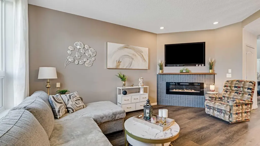 36 New Brighton Landing SE Calgary AB T2Z0S5