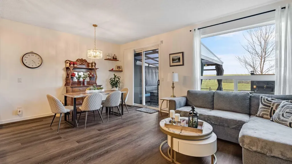 36 New Brighton Landing SE Calgary AB T2Z0S5