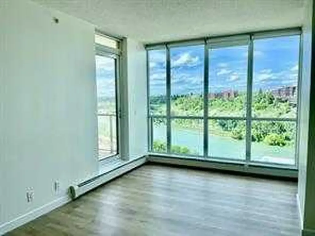 325 3 Street SE Calgary AB T2G 0T9