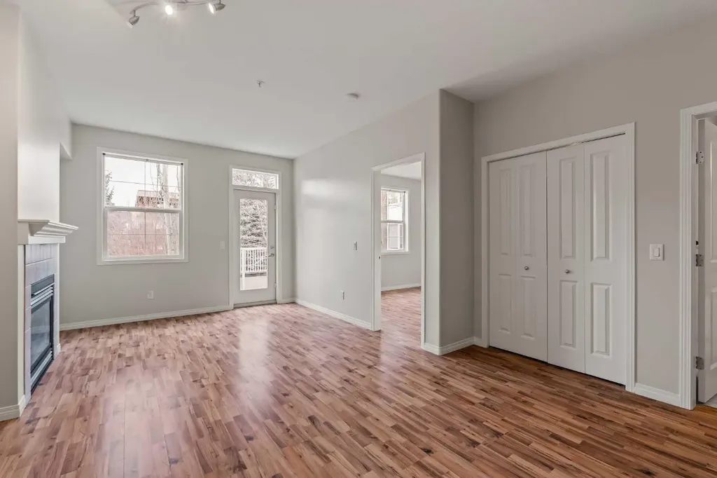 3651 Marda Link SW Calgary AB T3T 6J7