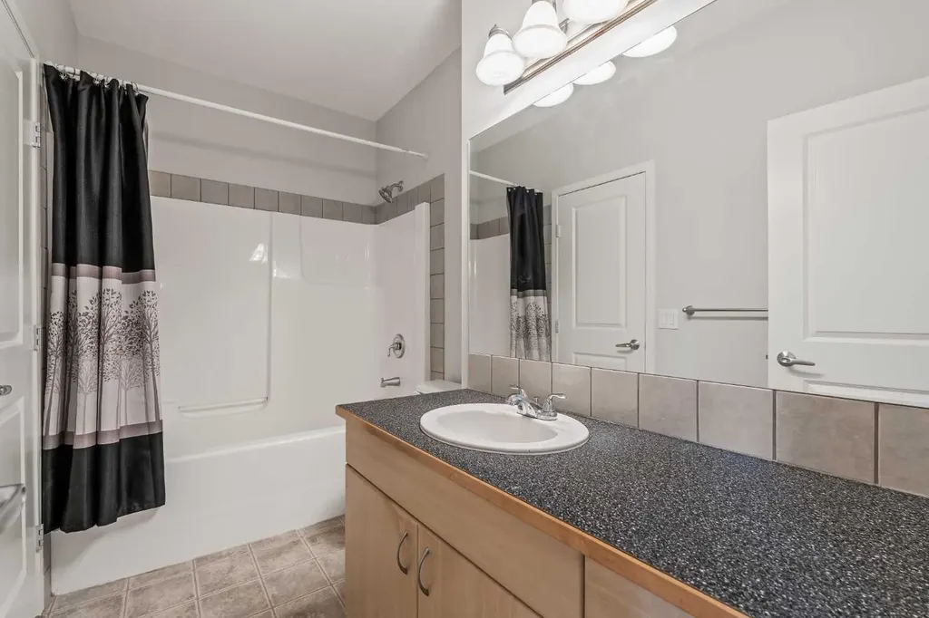3651 Marda Link SW Calgary AB T3T 6J7