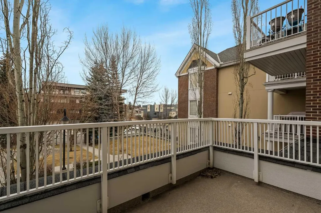 3651 Marda Link SW Calgary AB T3T 6J7