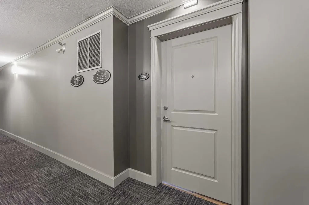 3651 Marda Link SW Calgary AB T3T 6J7