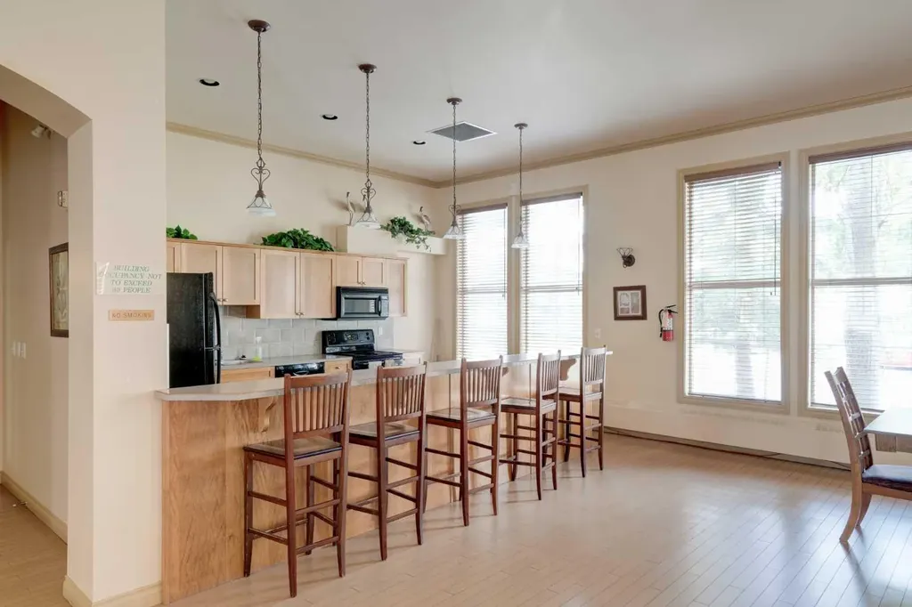 3651 Marda Link SW Calgary AB T3T 6J7
