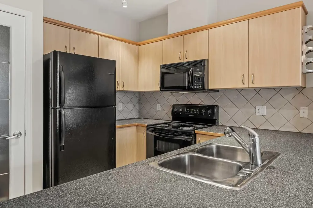 3651 Marda Link SW Calgary AB T3T 6J7